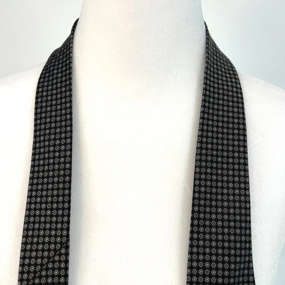 Brooks Brothers Silk Geometric Pattern Tie Mens Dark Brown Blue White classy $$$